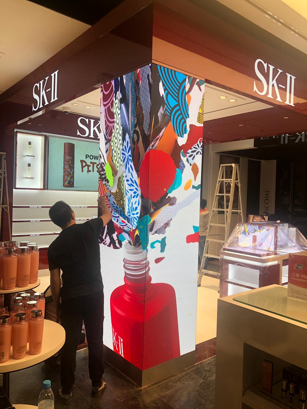 Retail store display